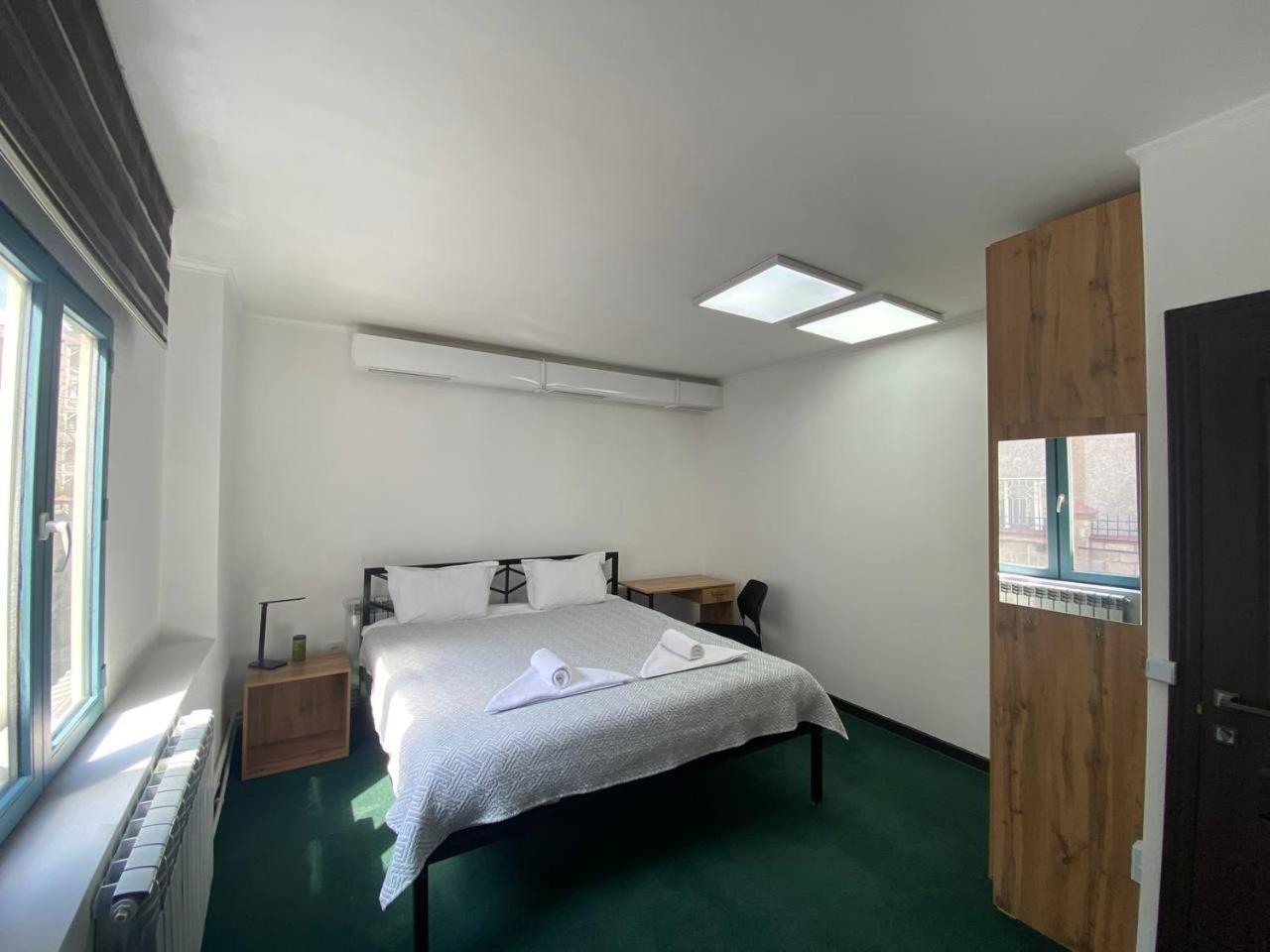 Место Встречи "Guest House Meeting Place" Biskek Kültér fotó