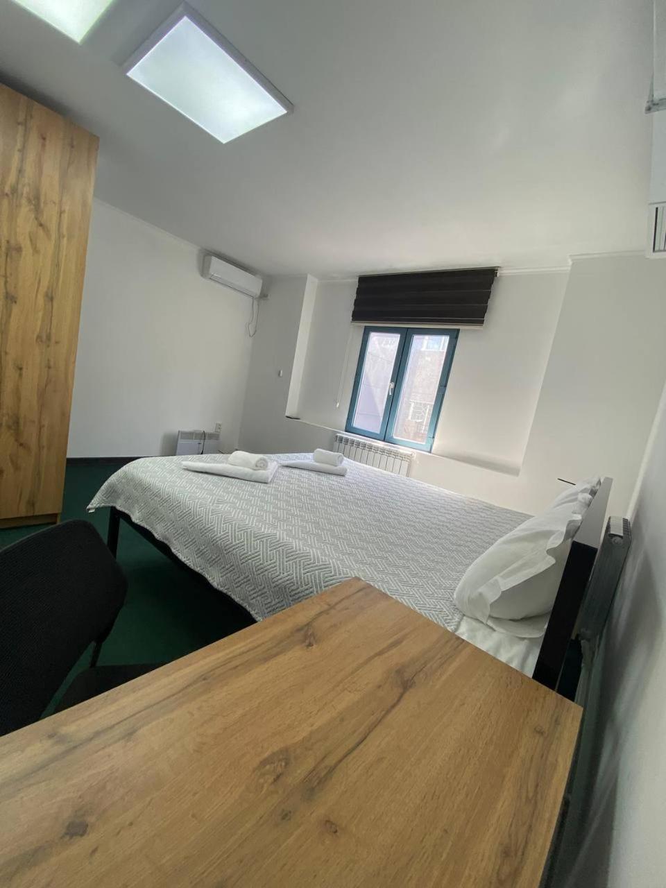 Место Встречи "Guest House Meeting Place" Biskek Kültér fotó